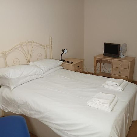 Pay2Stay Честер Номер фото